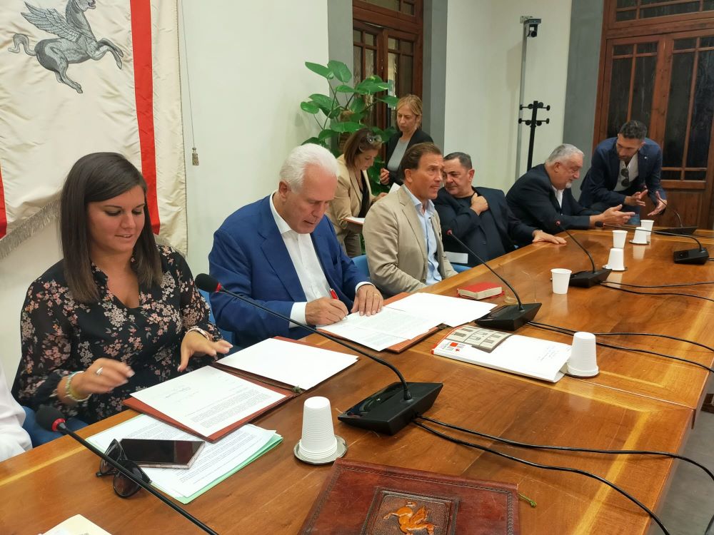 Centri impiego, Giani e Nardini firmano l’intesa per completare il p...